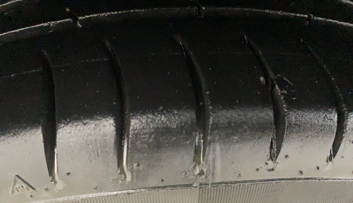 2014 Hyundai Grand i10 SPORTZ 1.2 KAPPA VTVT, Petrol, Manual, 76,435 km, Right Rear Tyre Tread