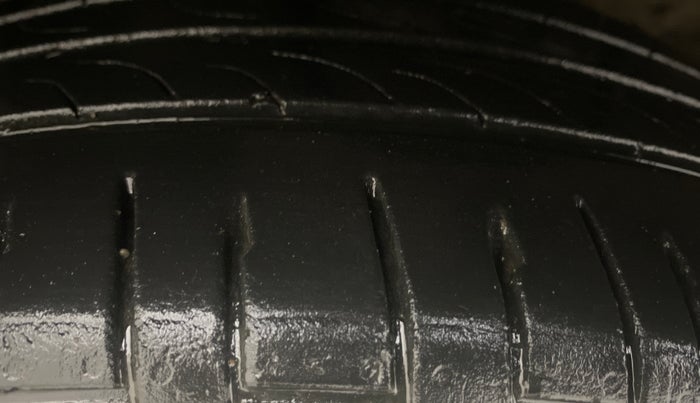 2023 KIA SELTOS  GTX Plus 1.5 Turbo Petrol DCT, Petrol, Automatic, 31,697 km, Left Front Tyre Tread