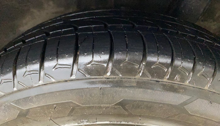 2022 Hyundai GRAND I10 NIOS ASTA AMT 1.2 KAPPA VTVT, Petrol, Automatic, 63,034 km, Left Rear Tyre Tread