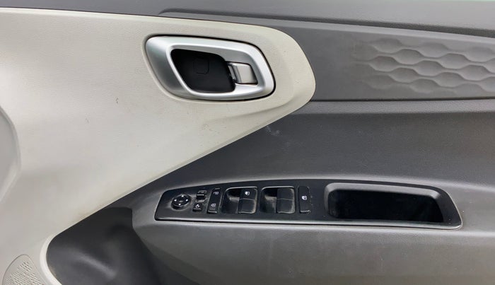 2022 Hyundai GRAND I10 NIOS ASTA AMT 1.2 KAPPA VTVT, Petrol, Automatic, 63,034 km, Driver Side Door Panels Control