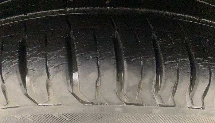 2017 Maruti Dzire ZXI AMT, Petrol, Automatic, 15,320 km, Left Front Tyre Tread