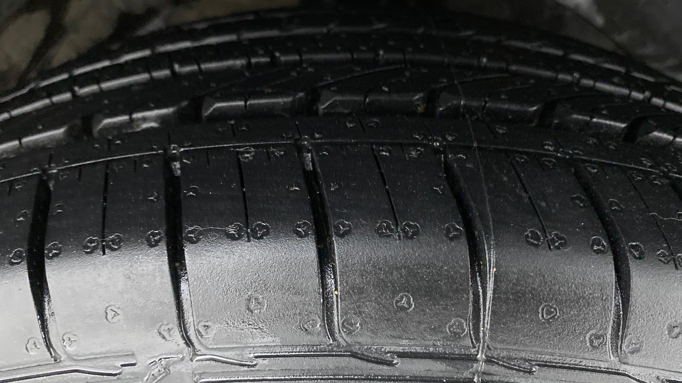 2020 MG HECTOR SHARP DCT PETROL, Petrol, Automatic, 23,303 km, Right Front Tyre Tread