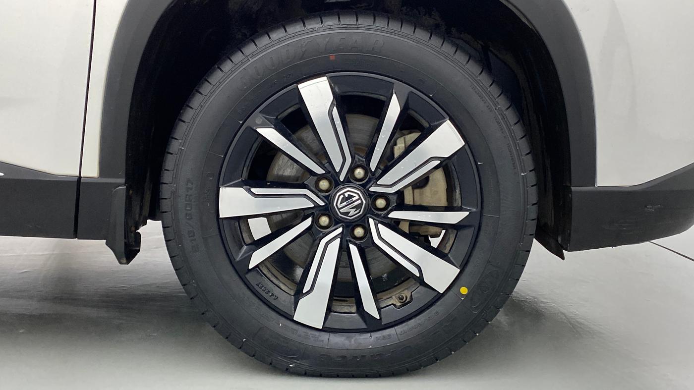 2020 MG HECTOR SHARP DCT PETROL, Petrol, Automatic, 23,303 km, Right Front Wheel