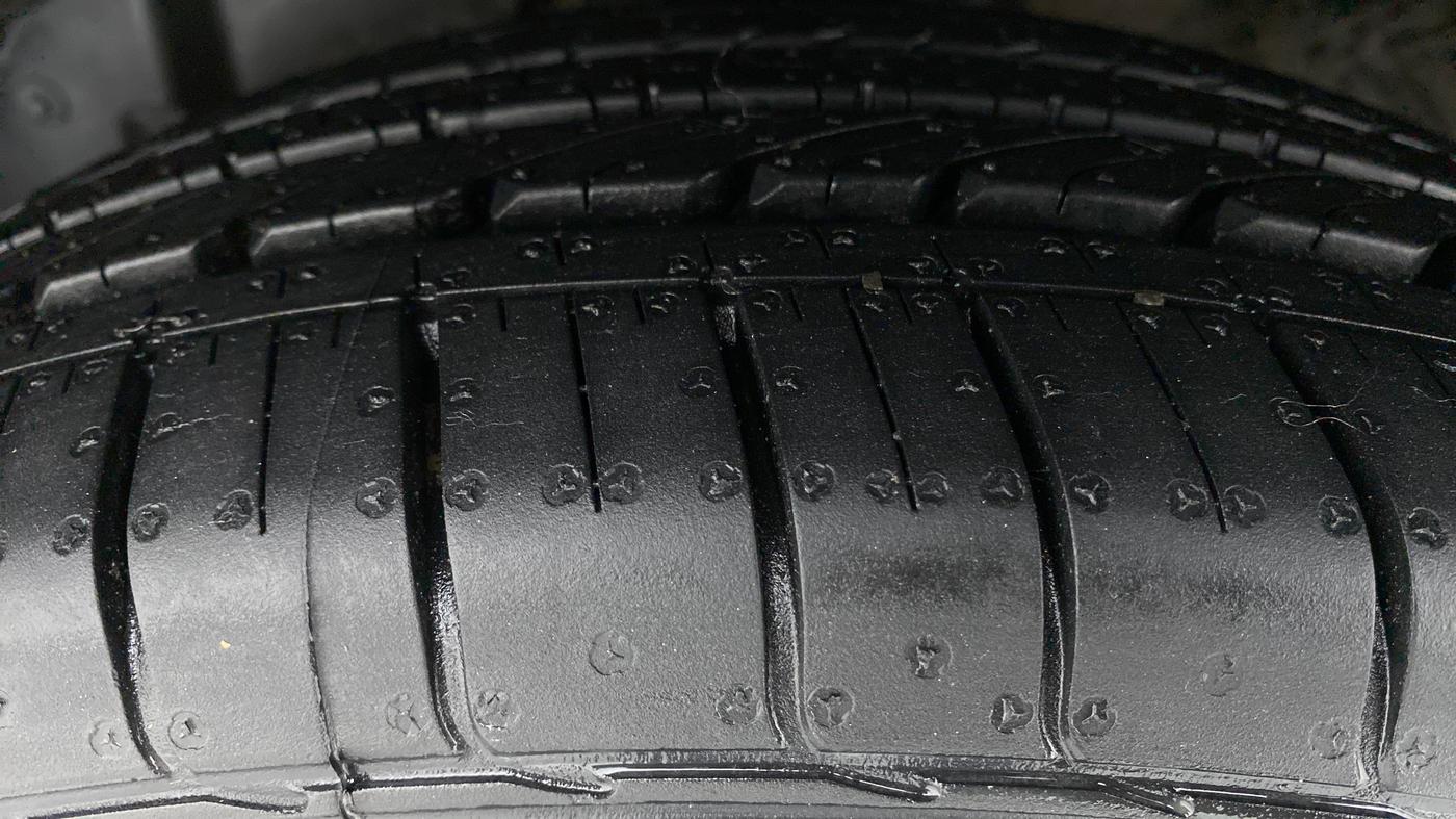 2020 MG HECTOR SHARP DCT PETROL, Petrol, Automatic, 23,303 km, Left Front Tyre Tread