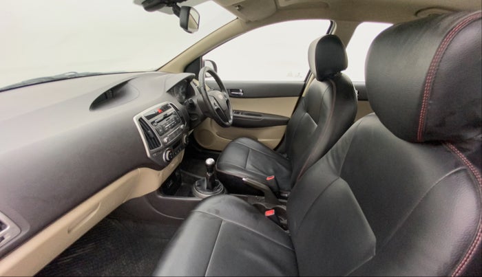 2013 Hyundai i20 SPORTZ 1.2, Petrol, Manual, 74,425 km, Right Side Front Door Cabin