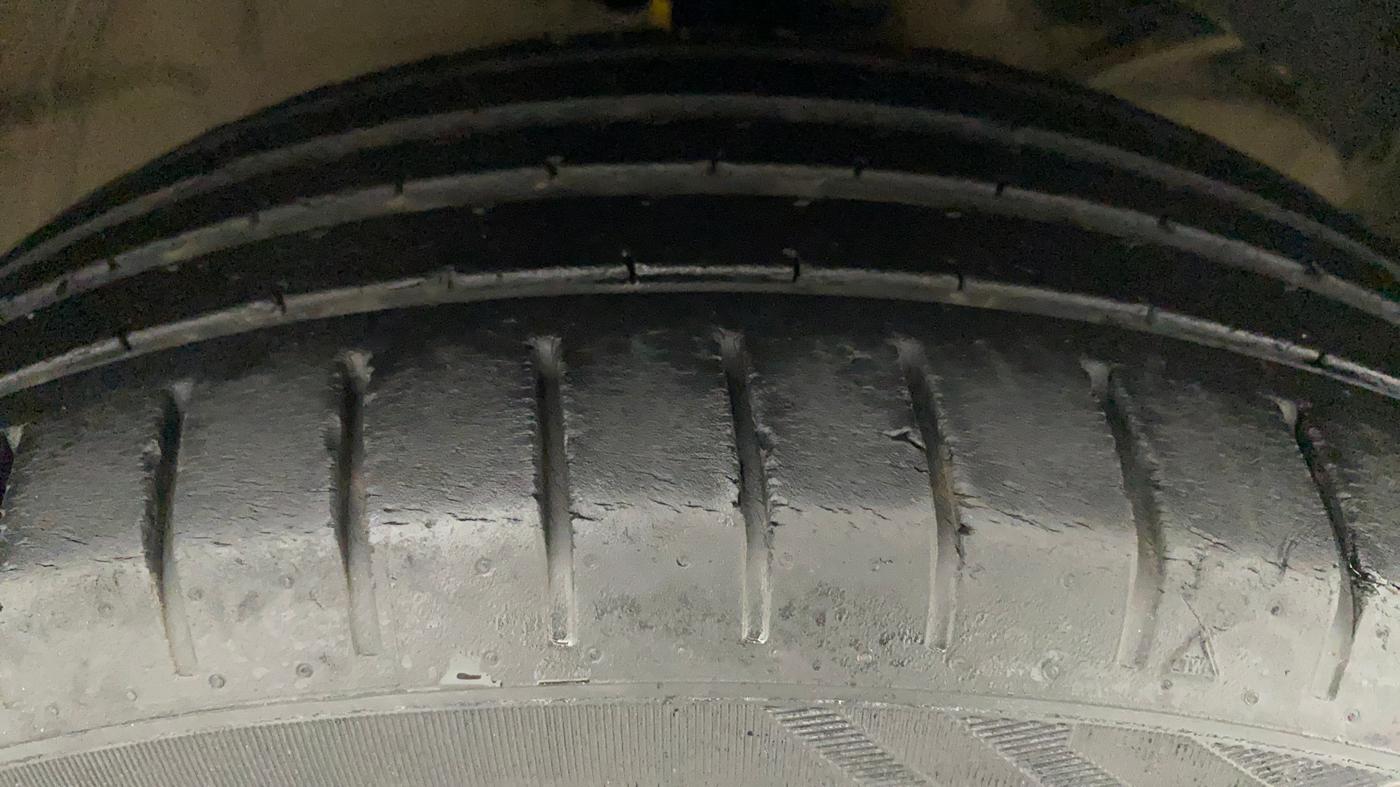 2019 Maruti Baleno ALPHA CVT PETROL 1.2, Petrol, Automatic, 48,103 km, Right Front Tyre Tread