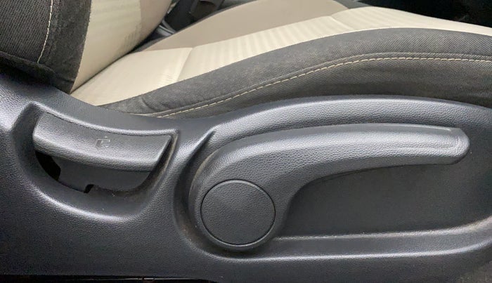2019 Hyundai Elite i20 ASTA 1.2 (O), Petrol, Manual, 38,136 km, Driver Side Adjustment Panel