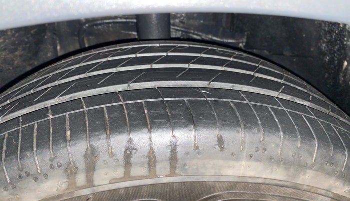 2021 Tata NEXON XM PETROL, Petrol, Manual, 80,425 km, Right Front Tyre Tread