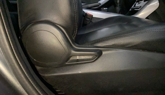 2021 Tata NEXON XM PETROL, Petrol, Manual, 80,425 km, Driver Side Adjustment Panel