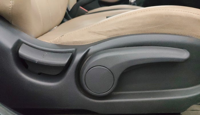 2015 Hyundai Elite i20 ASTA 1.2, Petrol, Manual, 70,260 km, Driver Side Adjustment Panel