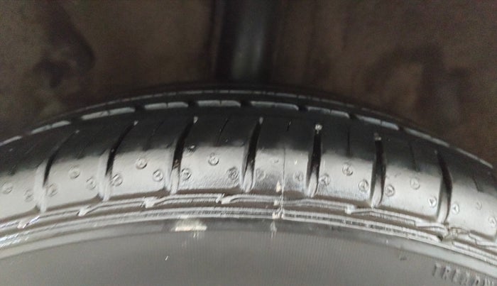 2015 Hyundai Elite i20 ASTA 1.2, Petrol, Manual, 70,260 km, Right Rear Tyre Tread