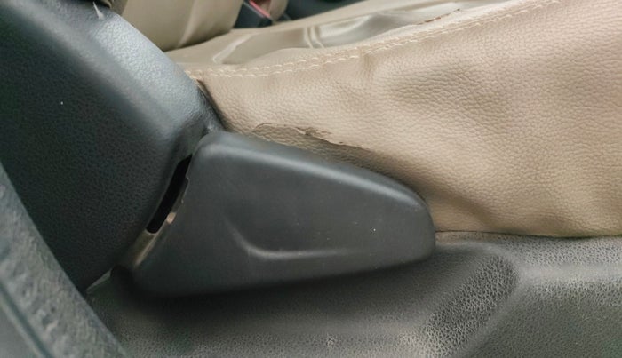 2019 Renault Kwid RXT 0.8 (O), Petrol, Manual, 93,218 km, Driver Side Adjustment Panel