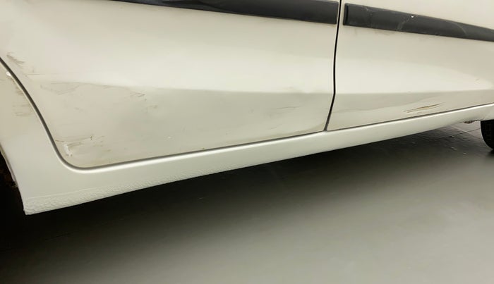 2016 Maruti Celerio VXI, Petrol, Manual, 46,987 km, Right running board - Minor scratches