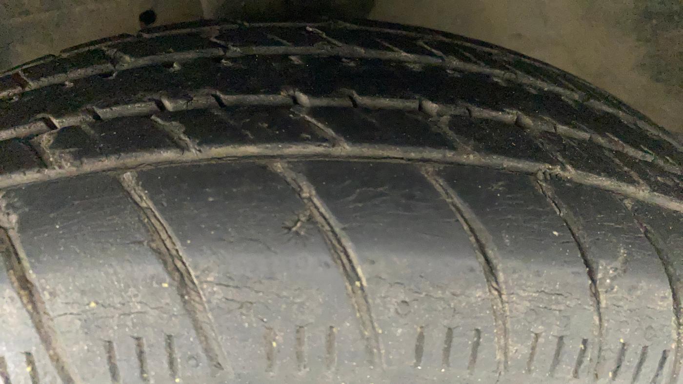 2016 Maruti Celerio VXI, Petrol, Manual, 46,987 km, Left Front Tyre Tread