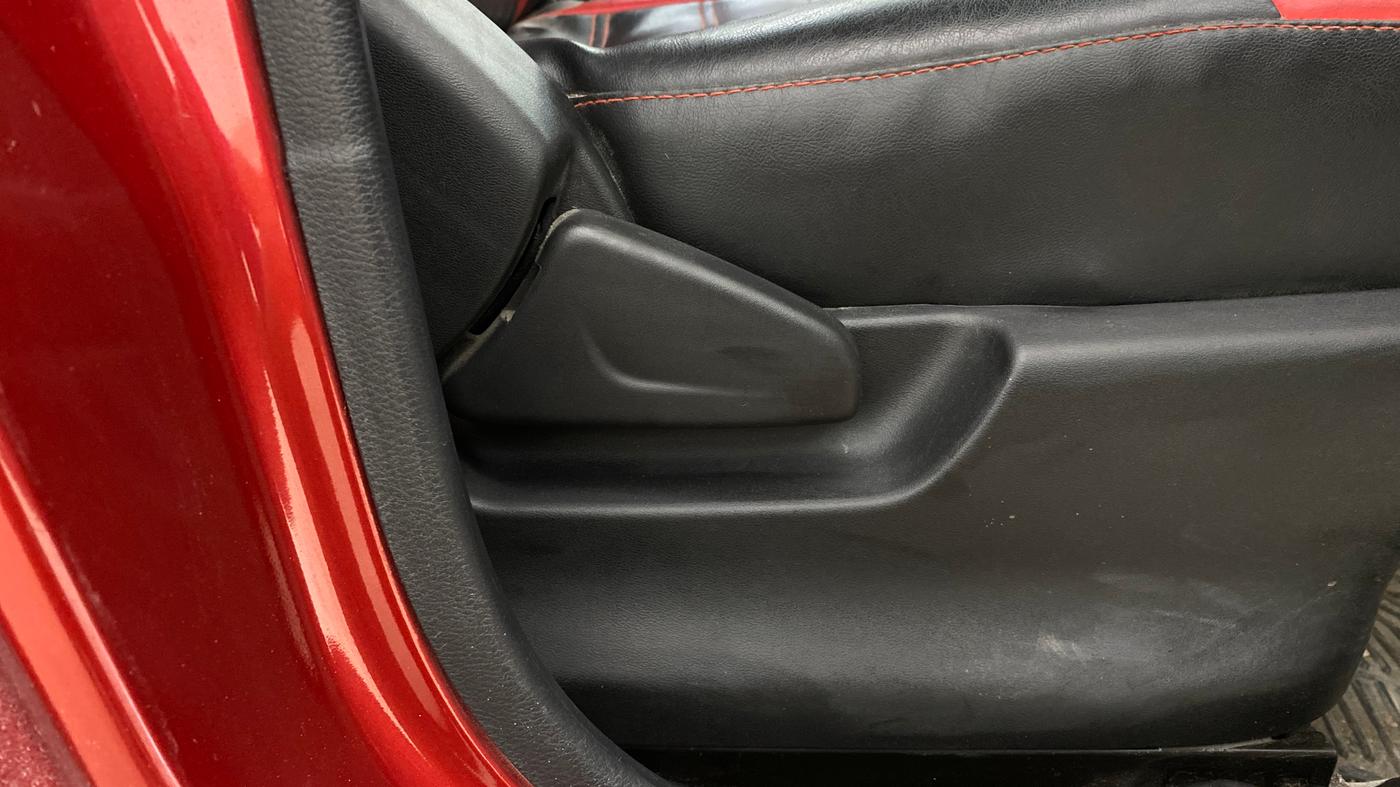 2019 Datsun Redi Go S 1.0, Petrol, Manual, 39,169 km, Driver Side Adjustment Panel