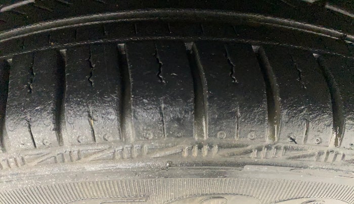 2013 Toyota Etios VD, Diesel, Manual, 72,619 km, Left Front Tyre Tread