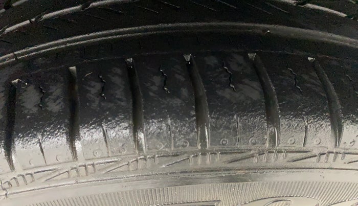 2013 Toyota Etios VD, Diesel, Manual, 72,619 km, Left Rear Tyre Tread