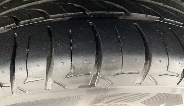 2016 Hyundai Elite i20 ASTA 1.2 (O), Petrol, Manual, 75,828 km, Left Rear Tyre Tread