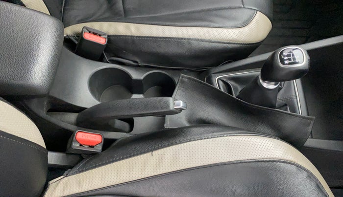 2016 Hyundai Elite i20 ASTA 1.2 (O), Petrol, Manual, 75,828 km, Gear Lever