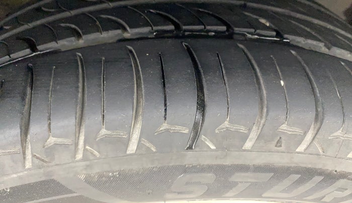 2016 Hyundai Elite i20 ASTA 1.2 (O), Petrol, Manual, 75,828 km, Right Front Tyre Tread