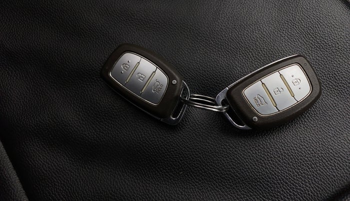 2016 Hyundai Elite i20 ASTA 1.2 (O), Petrol, Manual, 75,828 km, Key Close Up