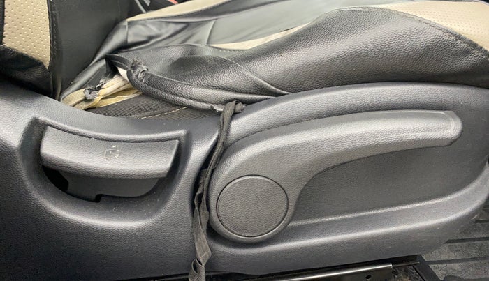 2016 Hyundai Elite i20 ASTA 1.2 (O), Petrol, Manual, 75,828 km, Driver Side Adjustment Panel