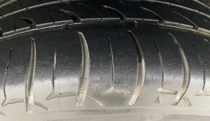 2016 Hyundai Elite i20 ASTA 1.2 (O), Petrol, Manual, 75,828 km, Left Front Tyre Tread