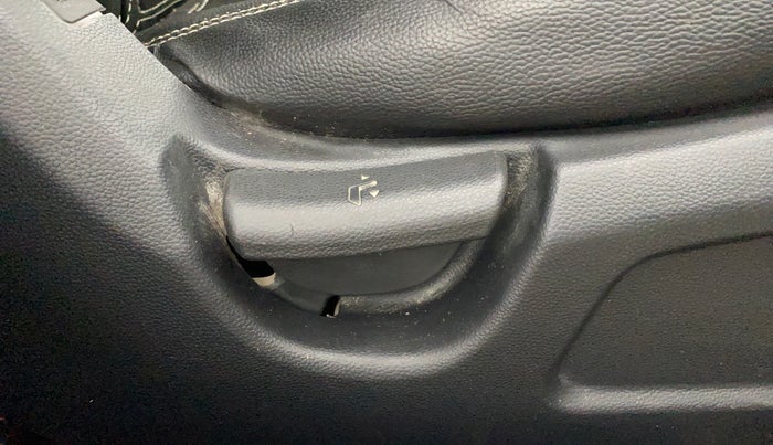 2018 Hyundai Elite i20 MAGNA EXECUTIVE 1.2, Petrol, Manual, 75,127 km, Driver Side Adjustment Panel