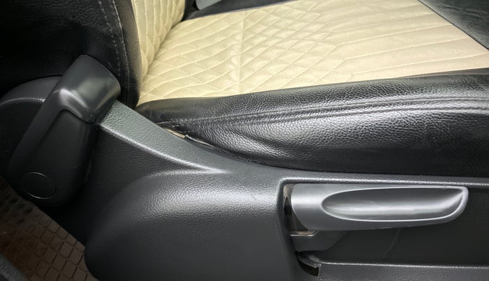 2017 Skoda Rapid Style 1.5 TDI AT, Diesel, Automatic, 75,707 km, Driver Side Adjustment Panel