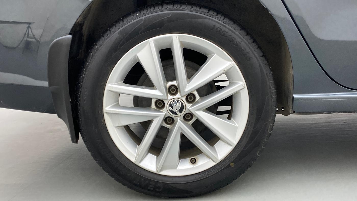 2017 Skoda Rapid Style 1.5 TDI AT, Diesel, Automatic, 75,707 km, Right Rear Wheel