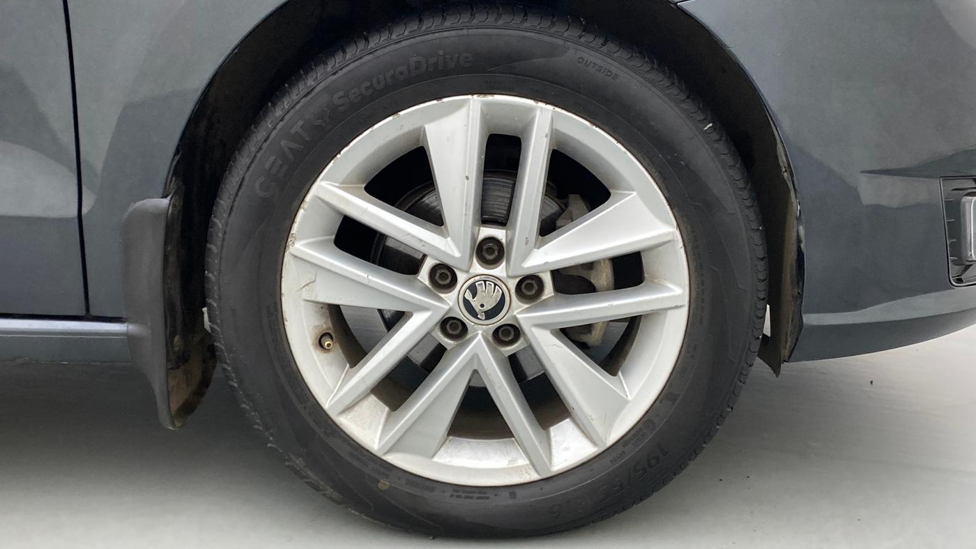 2017 Skoda Rapid Style 1.5 TDI AT, Diesel, Automatic, 75,707 km, Right Front Wheel
