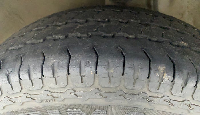 2014 Maruti Alto 800 LXI, Petrol, Manual, 52,537 km, Left Front Tyre Tread