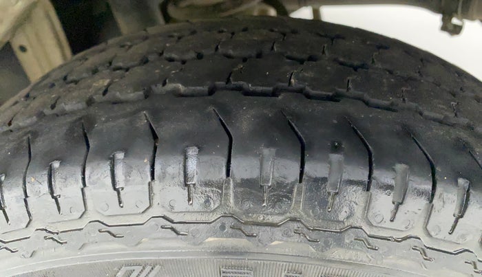 2014 Maruti Alto 800 LXI, Petrol, Manual, 52,537 km, Left Rear Tyre Tread