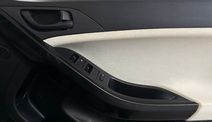 2024 Tata Curvv Pure Plus S 1.5 Diesel 6MT, Diesel, Manual, 56,187 km, Driver Side Door Panels Control
