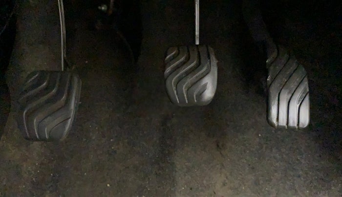 2018 Renault Kwid RXL, CNG, Manual, 40,957 km, Pedals