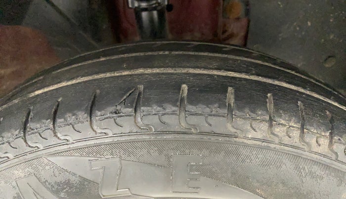 2018 Renault Kwid RXL, CNG, Manual, 40,957 km, Right Front Tyre Tread