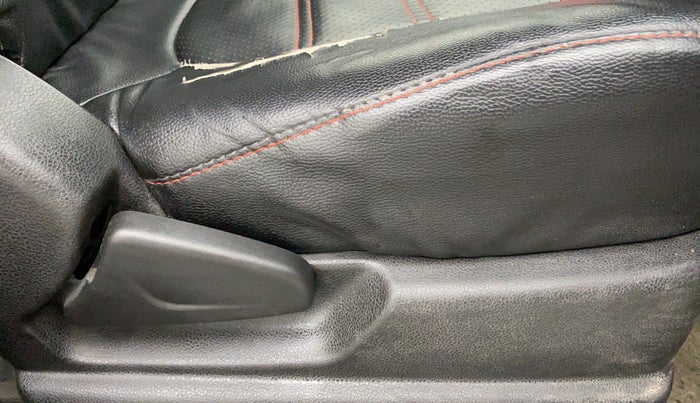 2018 Renault Kwid RXL, CNG, Manual, 40,957 km, Driver Side Adjustment Panel