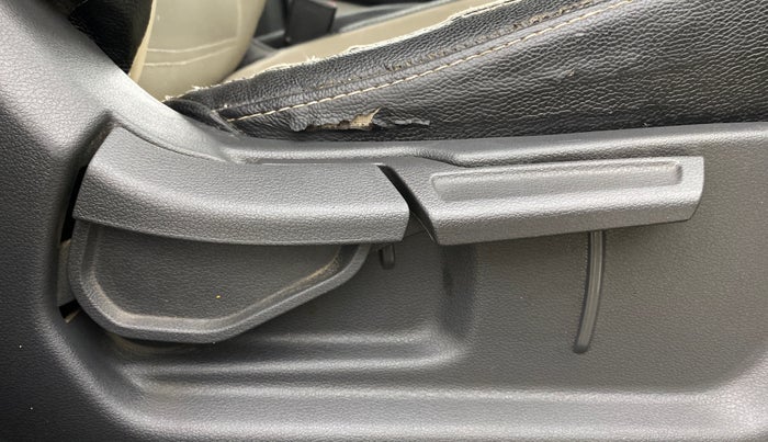 2021 Hyundai GRAND I10 NIOS ASTA AMT 1.2 KAPPA VTVT, Petrol, Automatic, 79,402 km, Driver Side Adjustment Panel