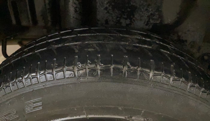 2015 Maruti Swift Dzire VXI, Petrol, Manual, 1,17,059 km, Right Rear Tyre Tread