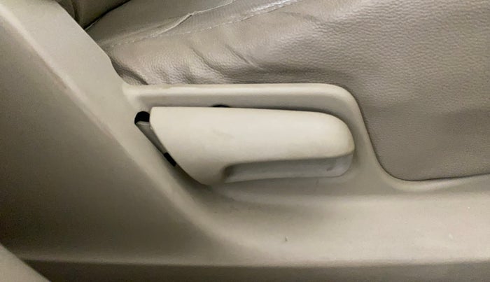 2015 Maruti Swift Dzire VXI, Petrol, Manual, 1,17,059 km, Driver Side Adjustment Panel