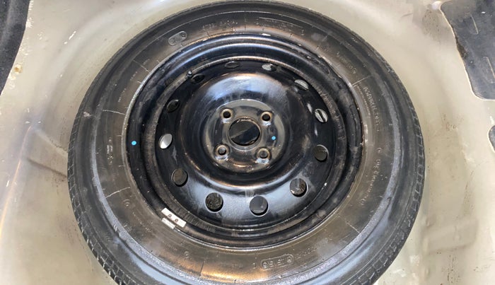 2015 Maruti Swift Dzire VXI, Petrol, Manual, 1,17,059 km, Spare Tyre