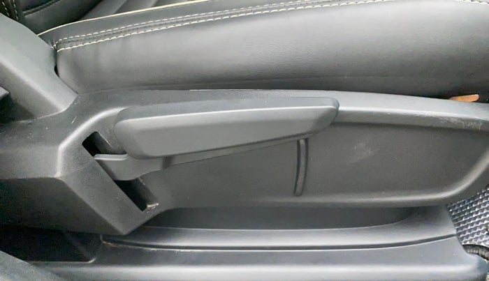 2023 Tata ALTROZ XZ PETROL, Petrol, Manual, 1,952 km, Driver Side Adjustment Panel
