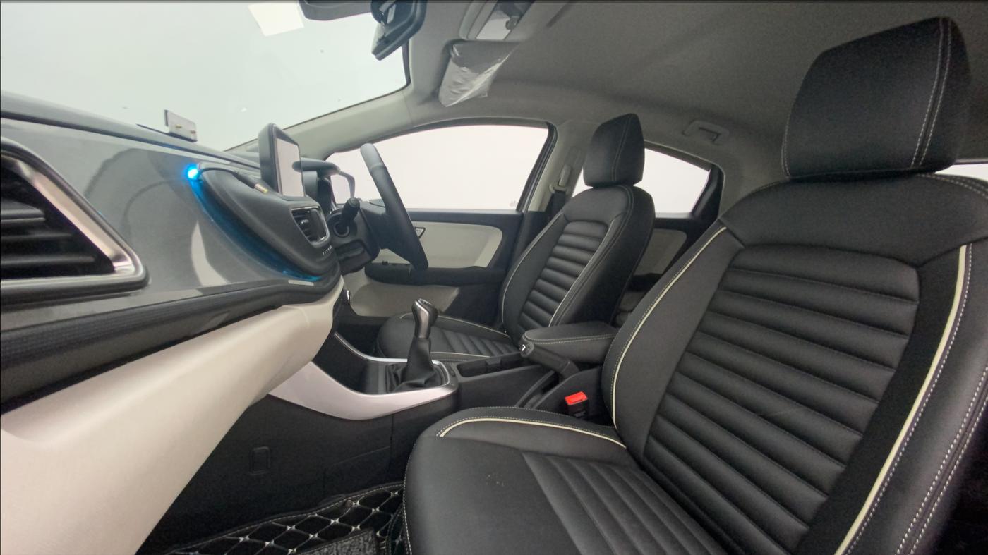 2023 Tata ALTROZ XZ PETROL, Petrol, Manual, 1,952 km, Right Side Front Door Cabin