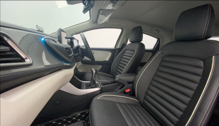 2023 Tata ALTROZ XZ PETROL, Petrol, Manual, 1,952 km, Right Side Front Door Cabin