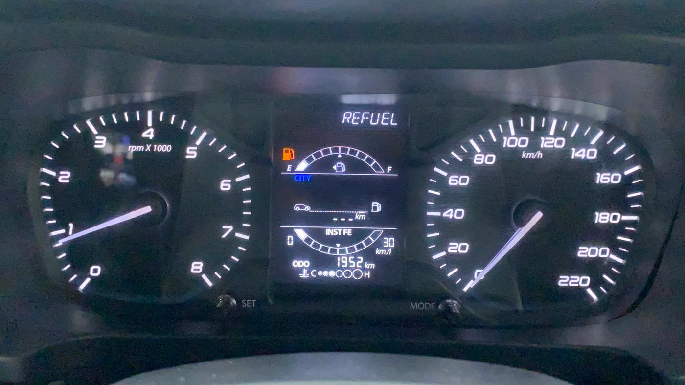 2023 Tata ALTROZ XZ PETROL, Petrol, Manual, 1,952 km, Odometer Image