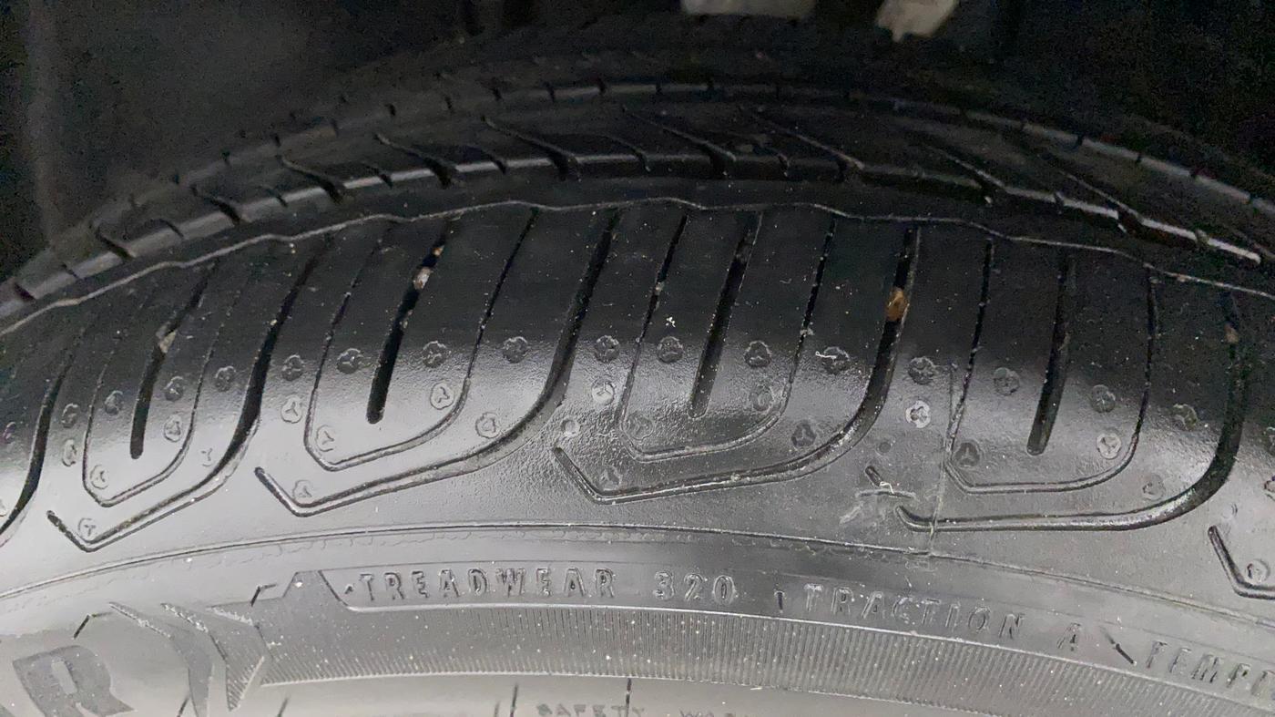2023 Tata ALTROZ XZ PETROL, Petrol, Manual, 1,952 km, Left Front Tyre Tread