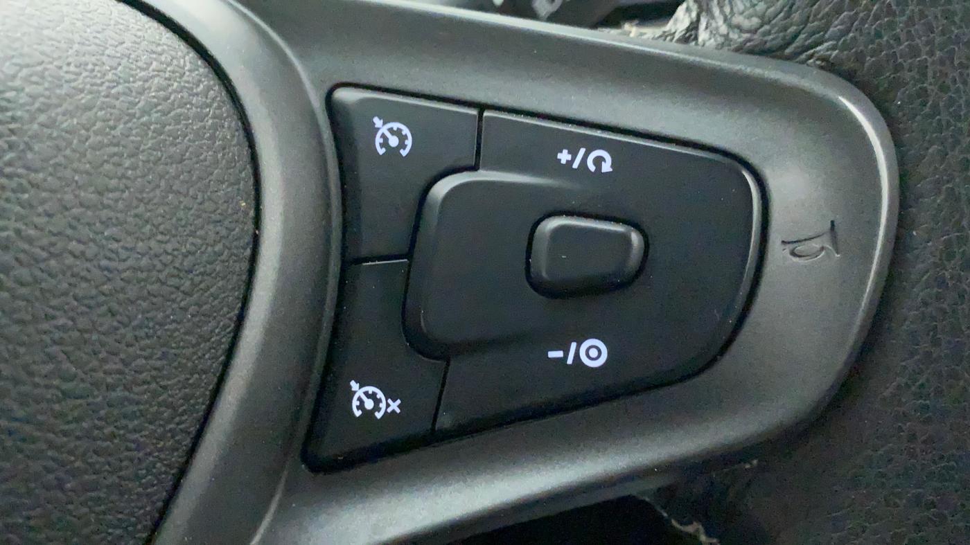 2023 Tata ALTROZ XZ PETROL, Petrol, Manual, 1,952 km, Adaptive Cruise Control