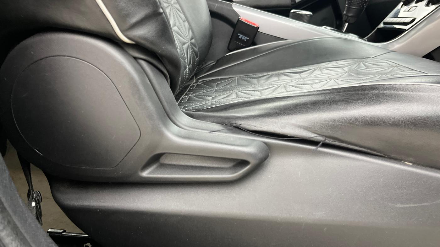 2020 Tata NEXON XMA SUNROOF PETROL, Petrol, Automatic, 69,401 km, Driver Side Adjustment Panel
