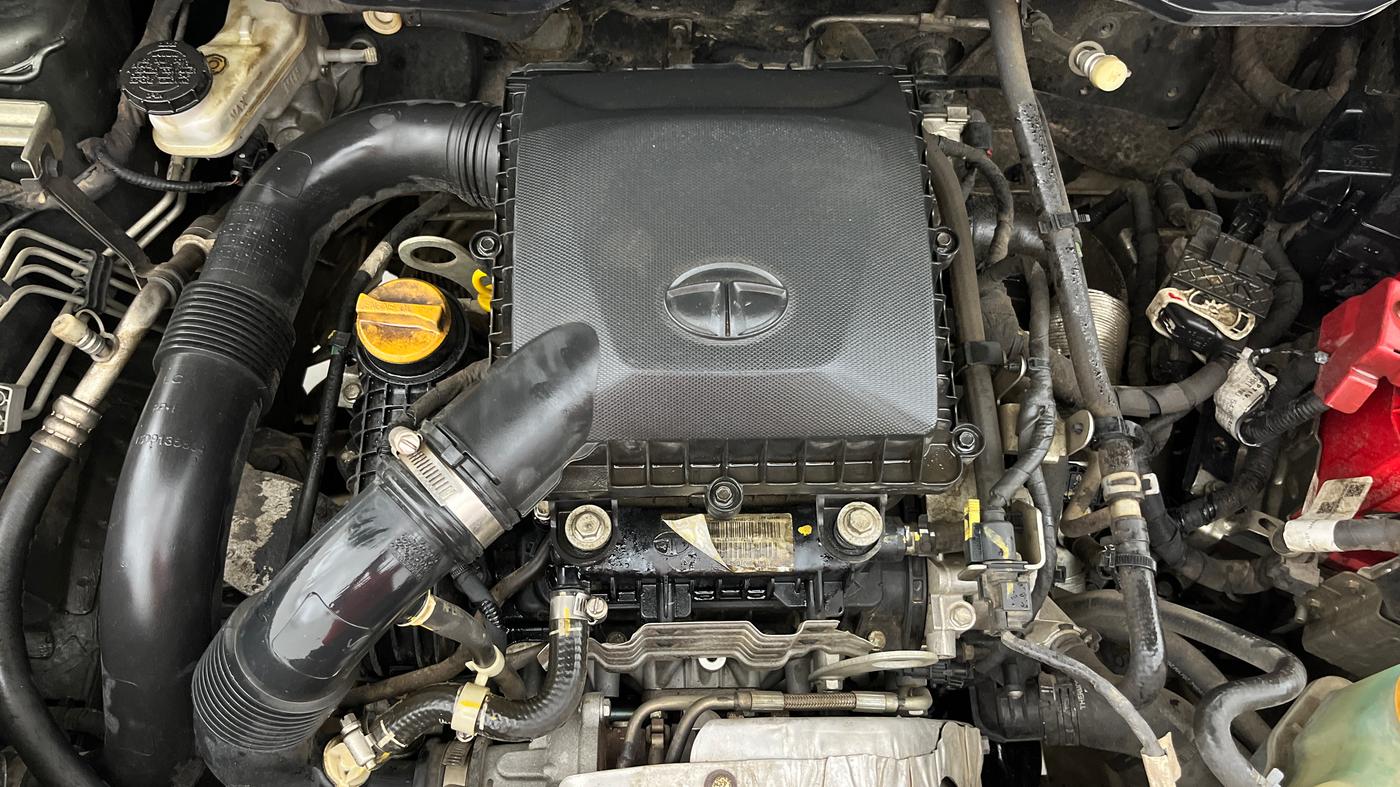 2020 Tata NEXON XMA SUNROOF PETROL, Petrol, Automatic, 69,401 km, Engine View