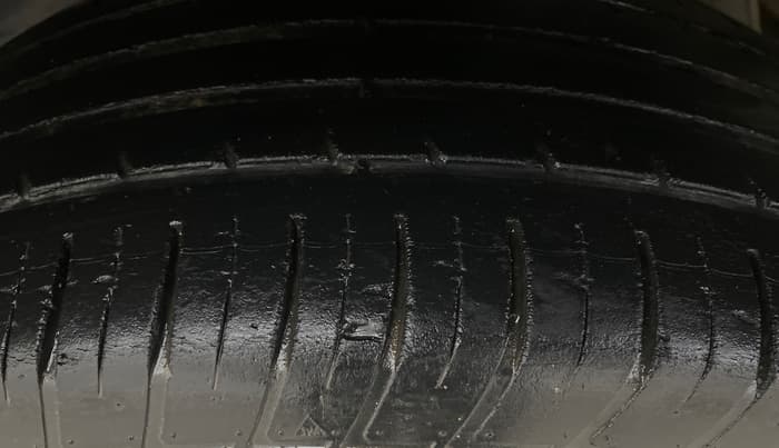 2019 Renault Duster RXS OPT CVT, Petrol, Automatic, 48,073 km, Right Rear Tyre Tread